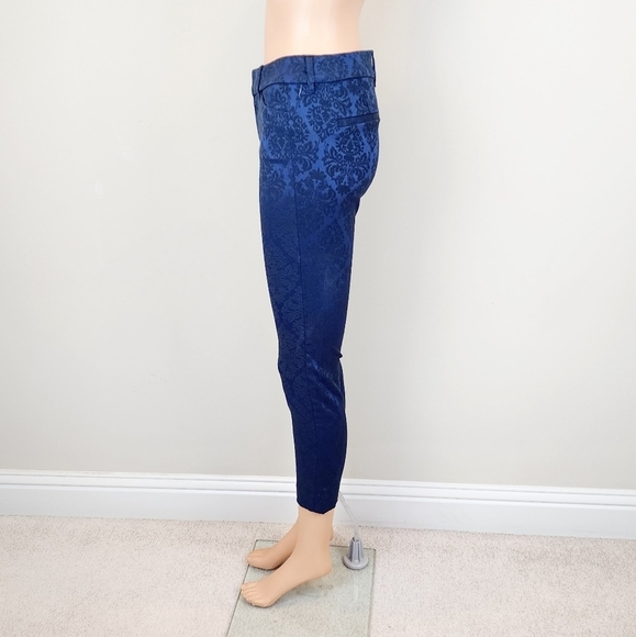 Old Navy Pixie Mid Rise Floral Crop Pants - Picture 4 of 11